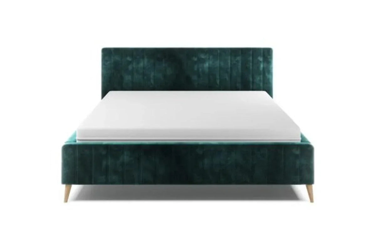 Bed Maggie