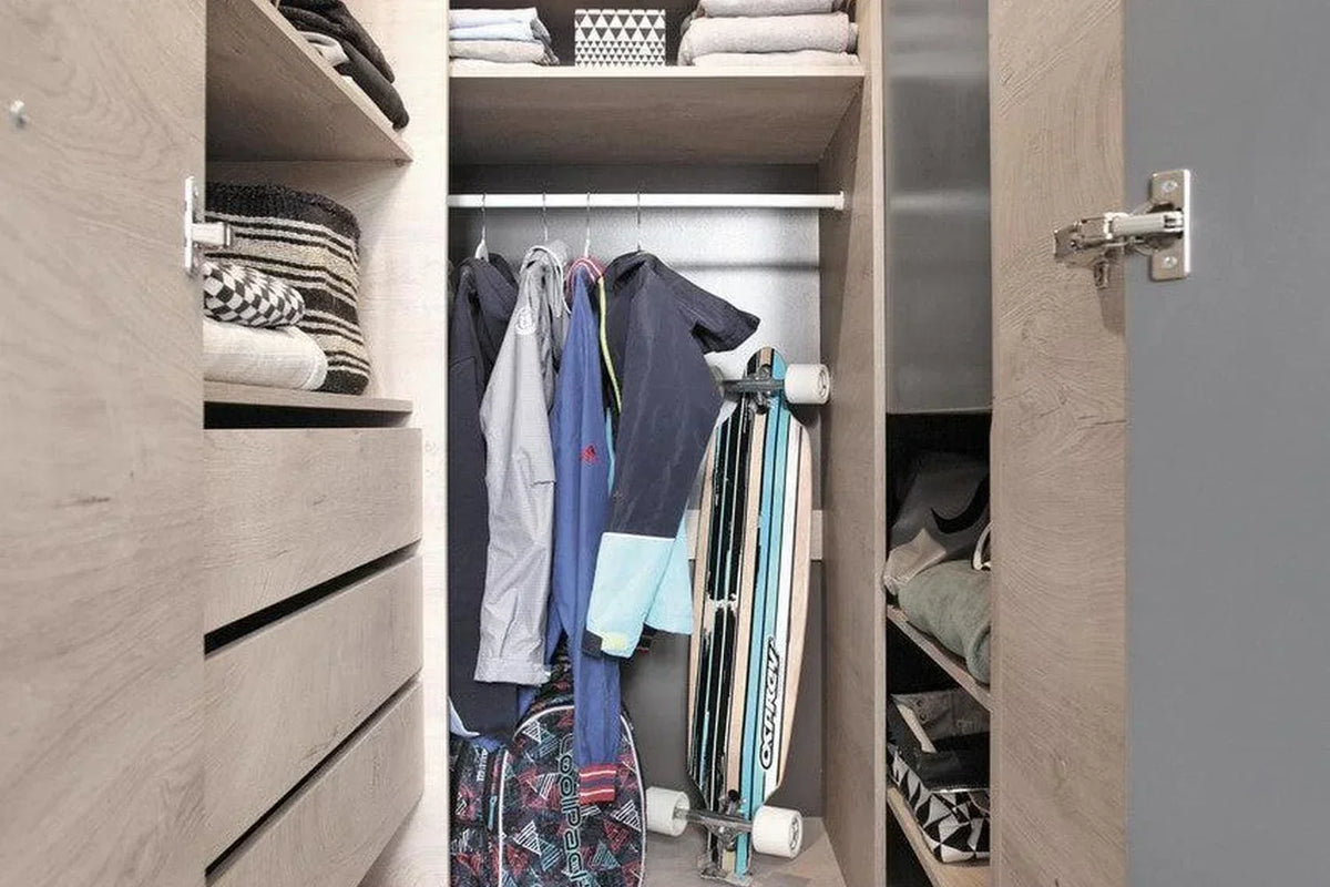 Delta Walk In Wardrobe Dl1