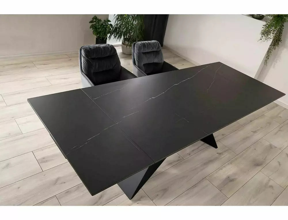 Salvadore Ceramic Table