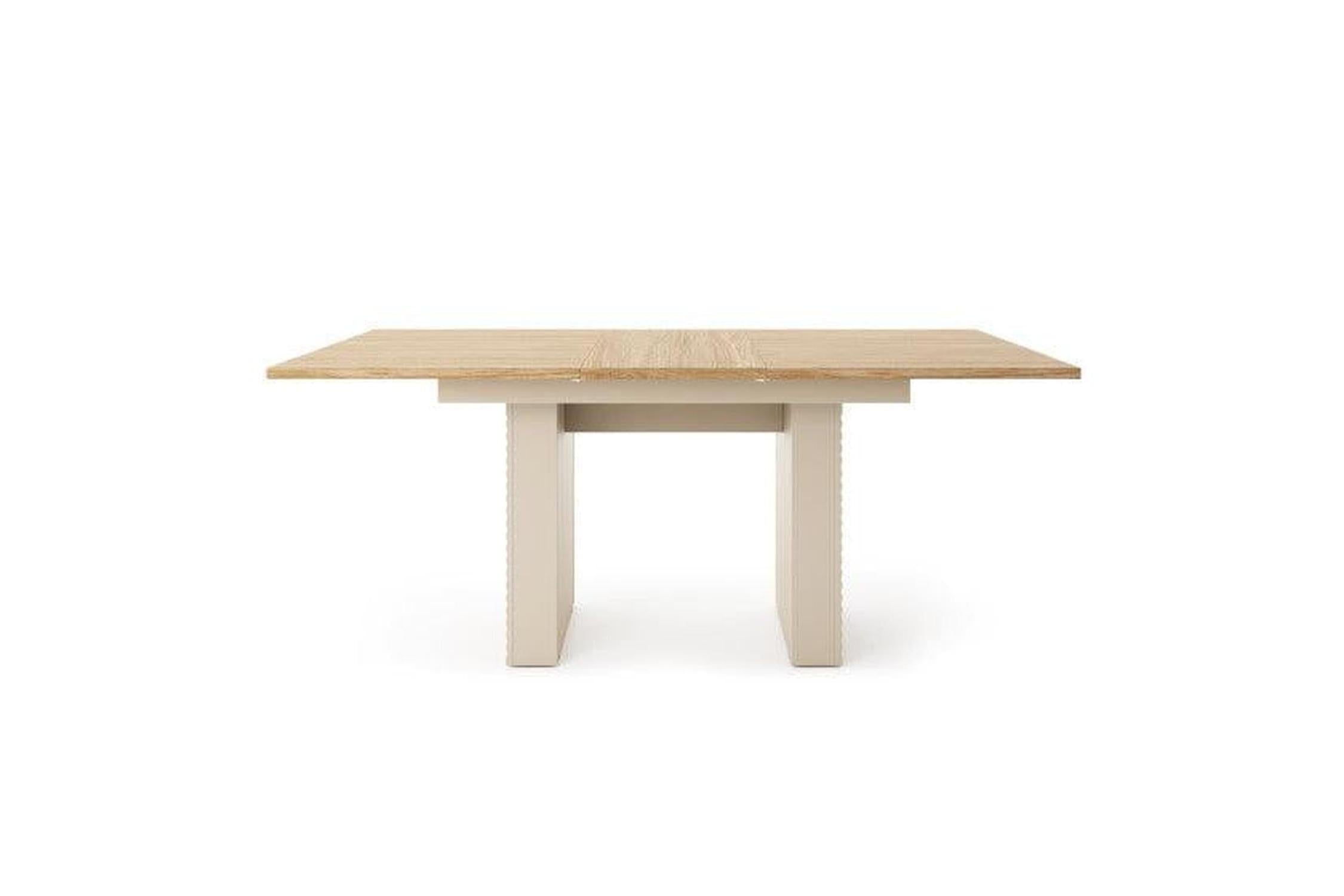 Tila Ti6 Extendable Dining Table